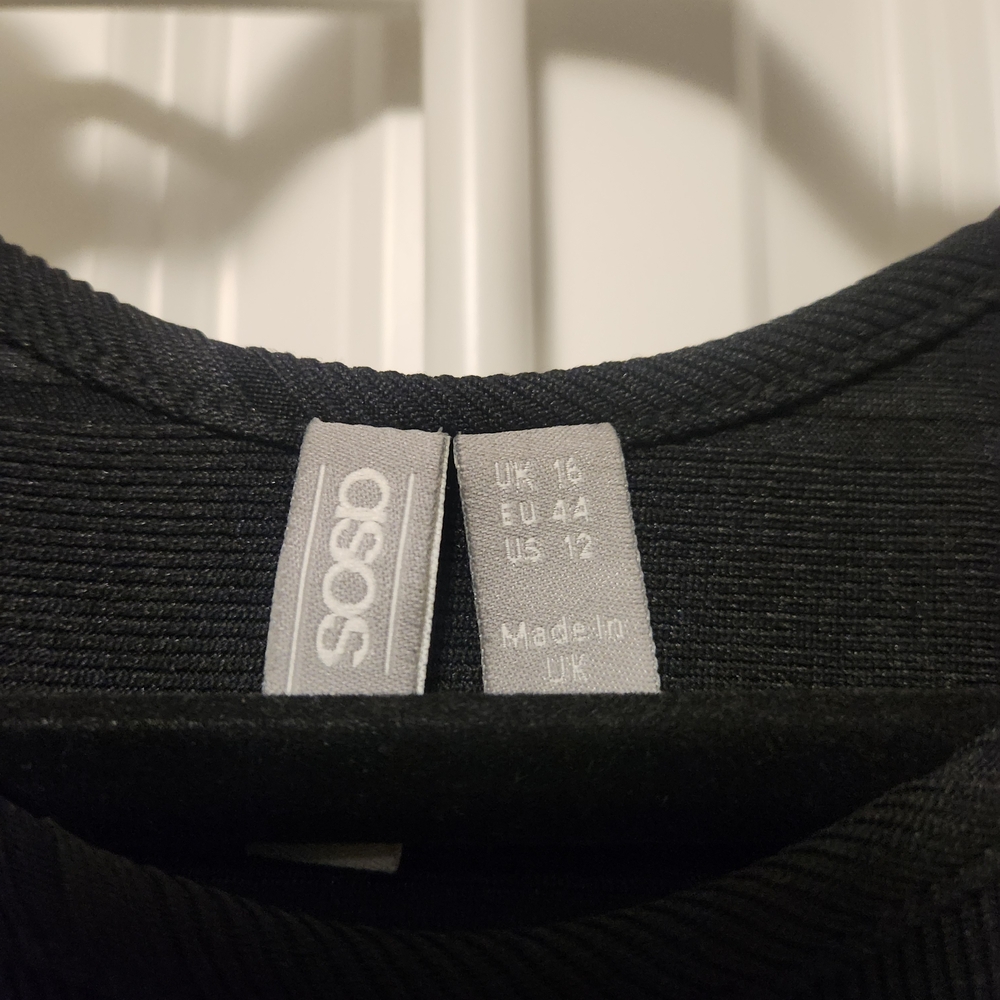 ASOS Black Ribbed Crop Top - Picture 3 of 3